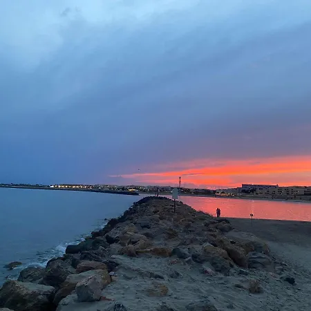 Joli Studio A 200 M De La Plage Dans La Marina *