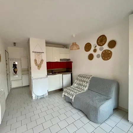 Apartment Joli Studio A 200 M De La Plage Dans La Marina Sete